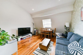 Cosy Caledonian Road Apartment, Nearby Tube and Restaurants